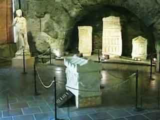  デニズリ:  トルコ:  
 
 Hierapolis Archeology Museum